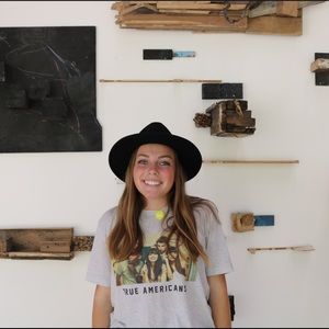 Meet your Posher, Abbey